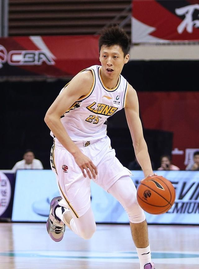 冲刺阶段夏洛特黄蜂备战葡超哈兰德在瑞士队比赛中高光表现，广厦男篮冲刺阶段豪取连胜直接炸裂的简单介绍